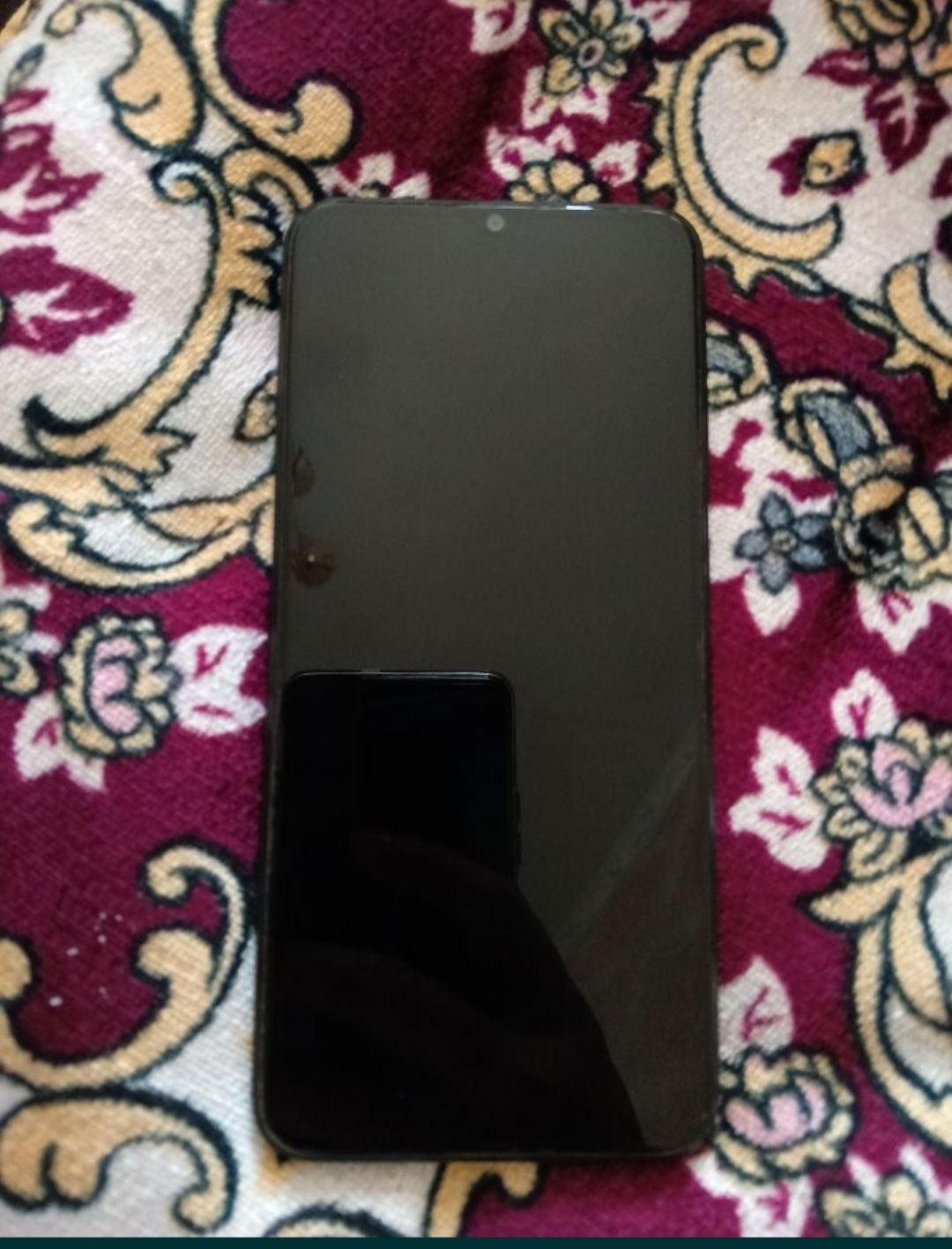 Pocco m5 yaxshi tutilgan