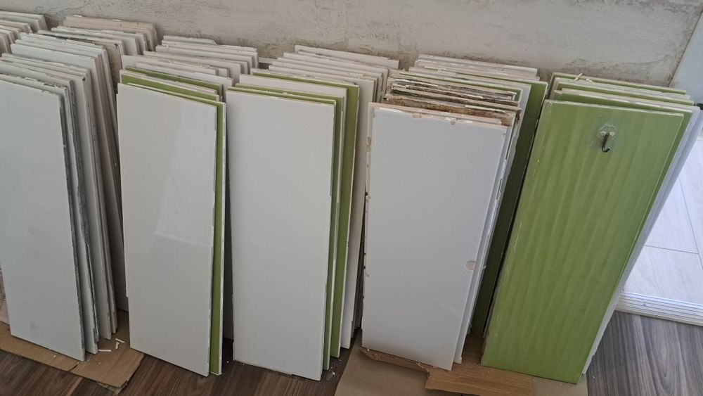 Продается кафель б/у без сколов и трещин