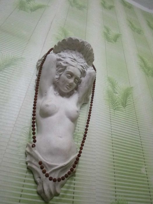 Кариатида под цветы