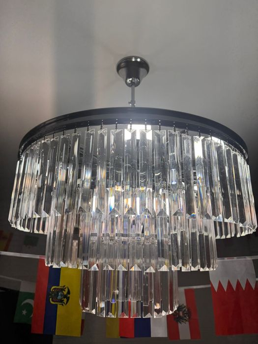 Продаю люстру 3 уровня