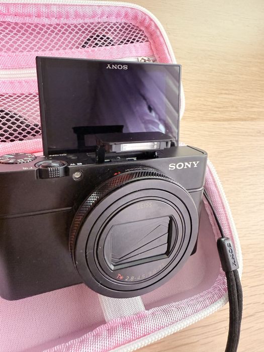 Sony RX100 VI – 4K, Wi-Fi, селфи дисплей – като нов