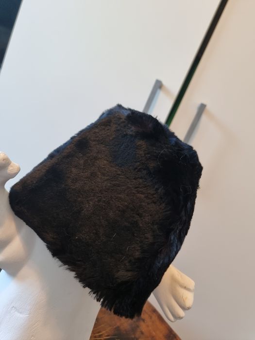 Caciula barbat blana