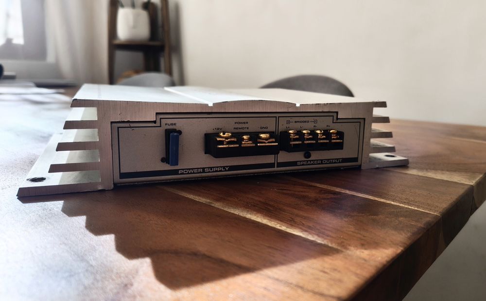 Усилвател Magnat Classic 200