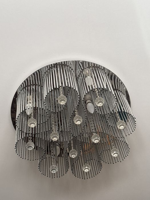 Продам люстра в хорошем состоянии