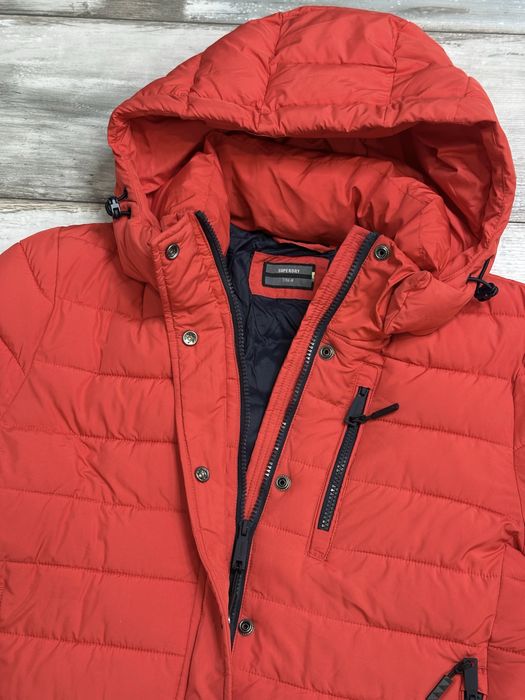 Дамско пухено яке SuperDry – размер L, отлично състояние