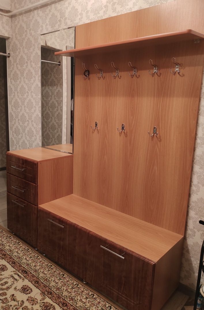 Прихожая б/у  в хорошем состоянии