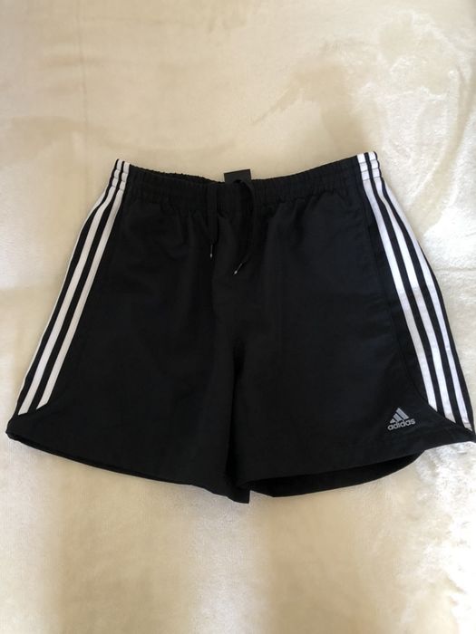 Pantaloni scurți/ Adidas noi