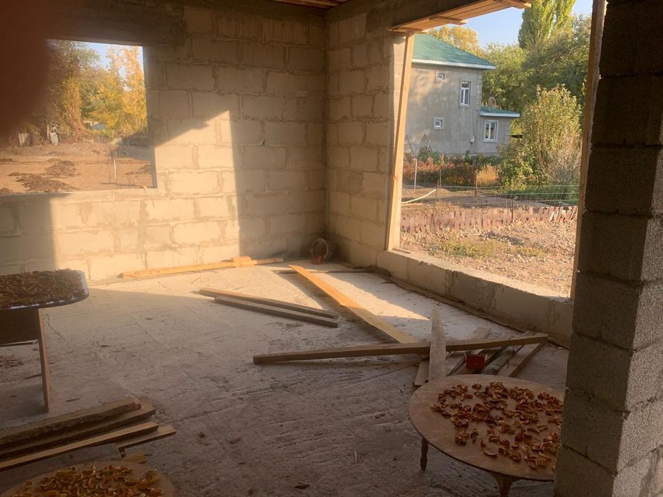 Продам дом  недостроенный