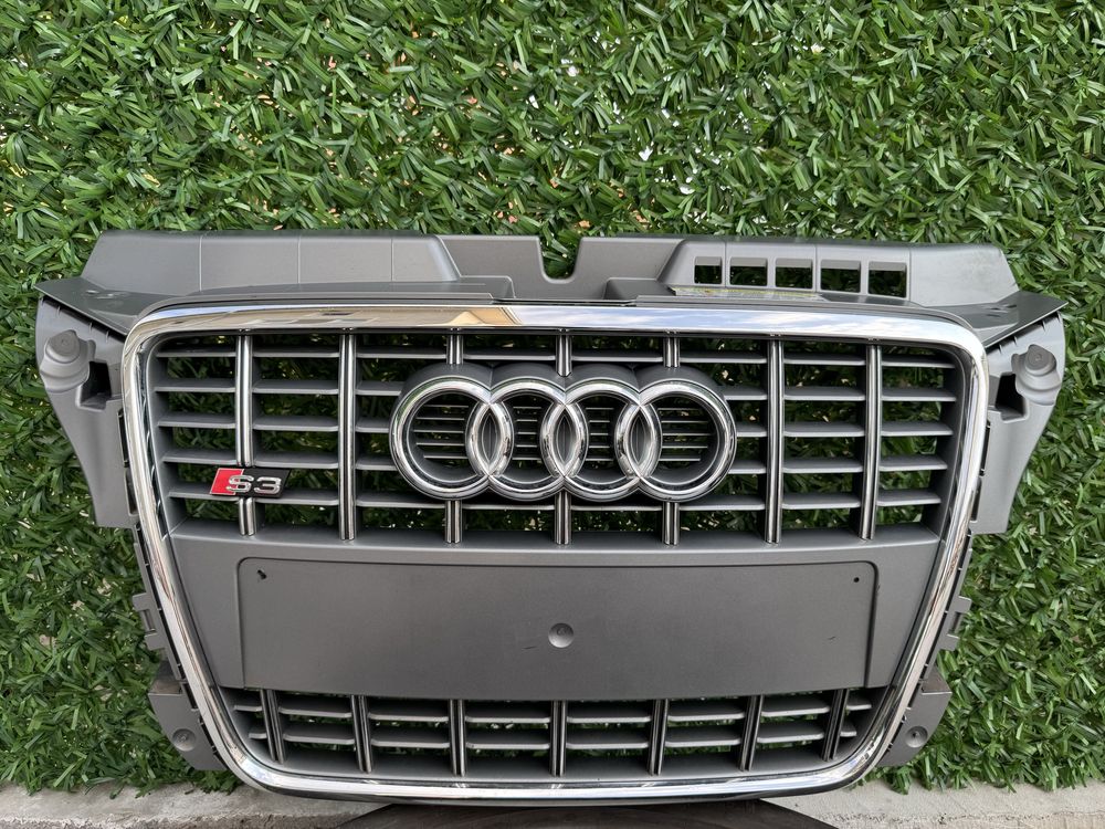 Оригинална решетка Audi S3 8P Facelift /Ауди A3/А3/С3 8П ТОП състояние