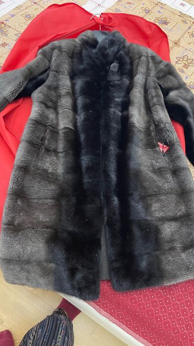 Продам шубу норковую