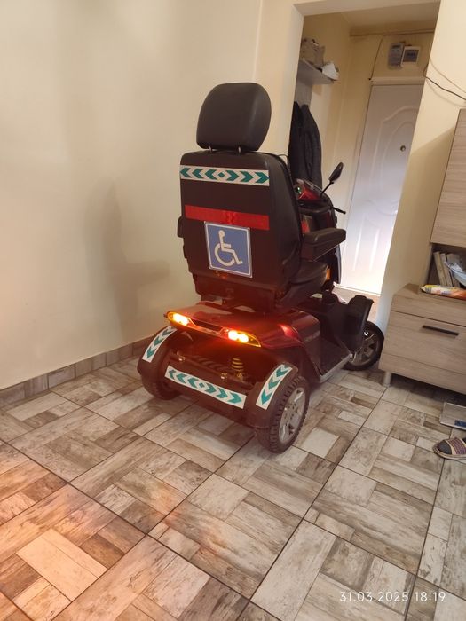 Vând scuter electric persoane cu handicap.Baterii noi.