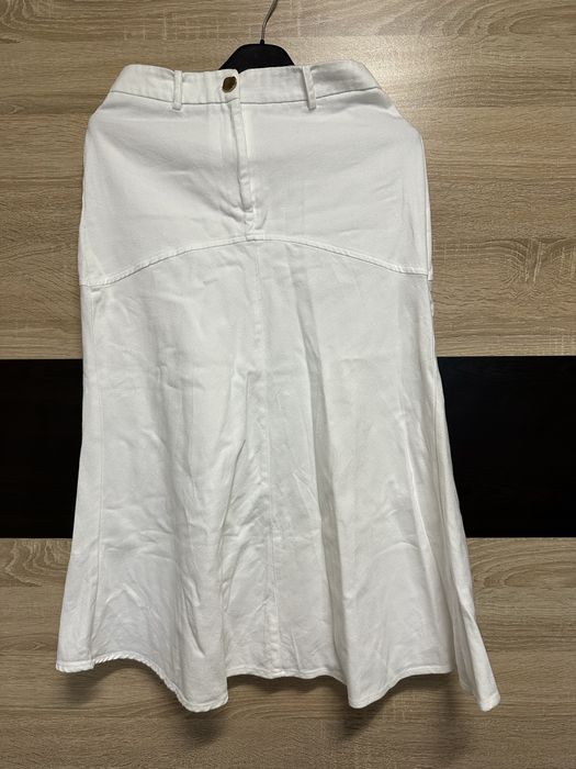 Reserved бяла пола