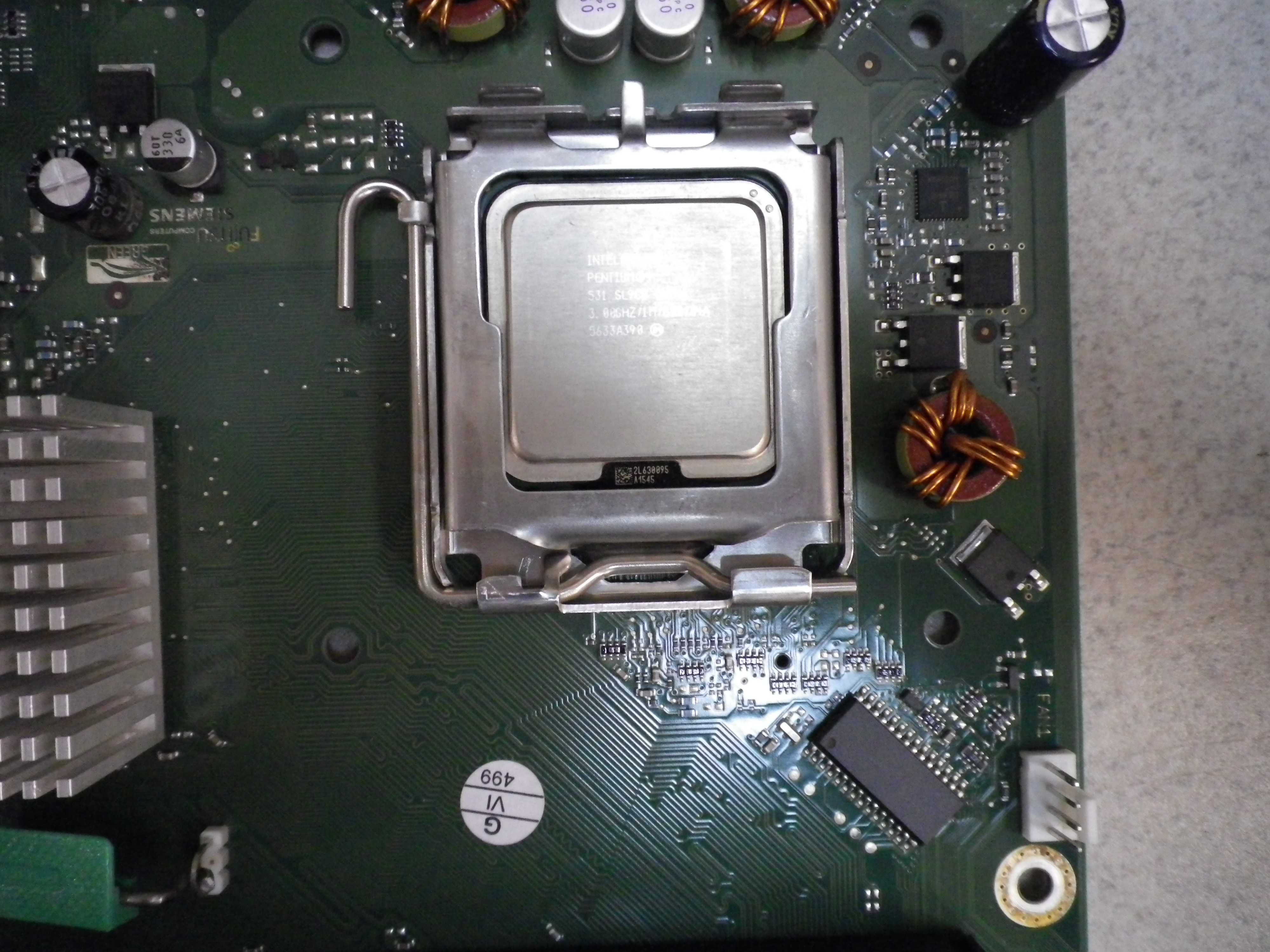 Комплект Fujitsu Siemens D2151-A1/Pentium 4 531 3.00GHz/Kingston 2GB