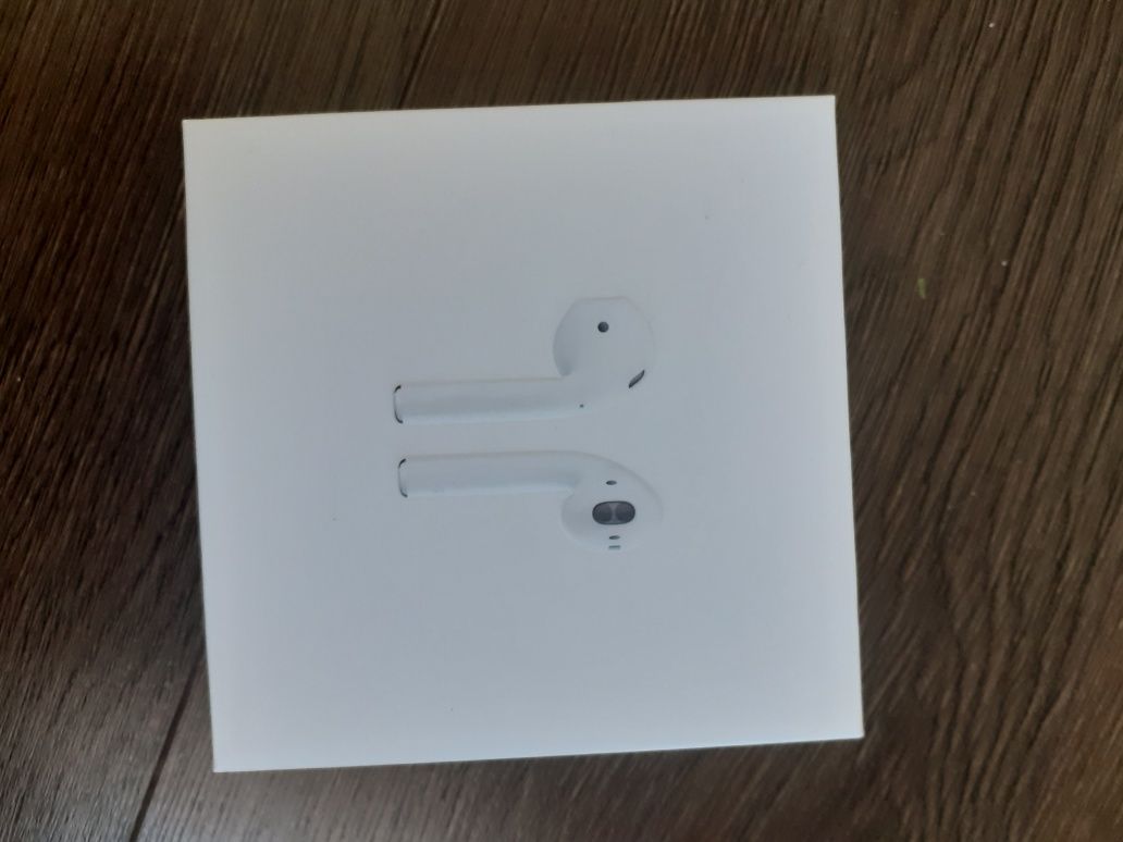 Безжични слушалки Apple air pods 2 чисто нови