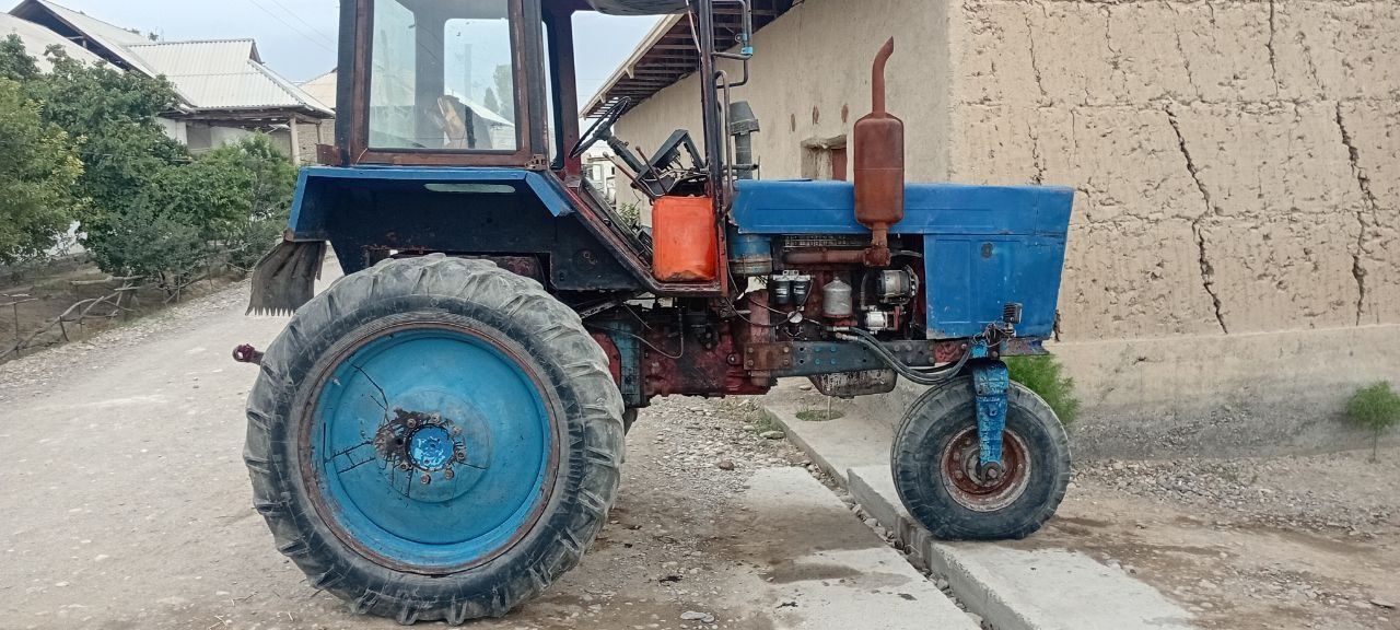 MTZ 80X Sotiladi