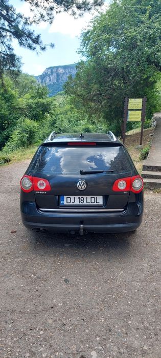 Vând passat b6 1.9 d