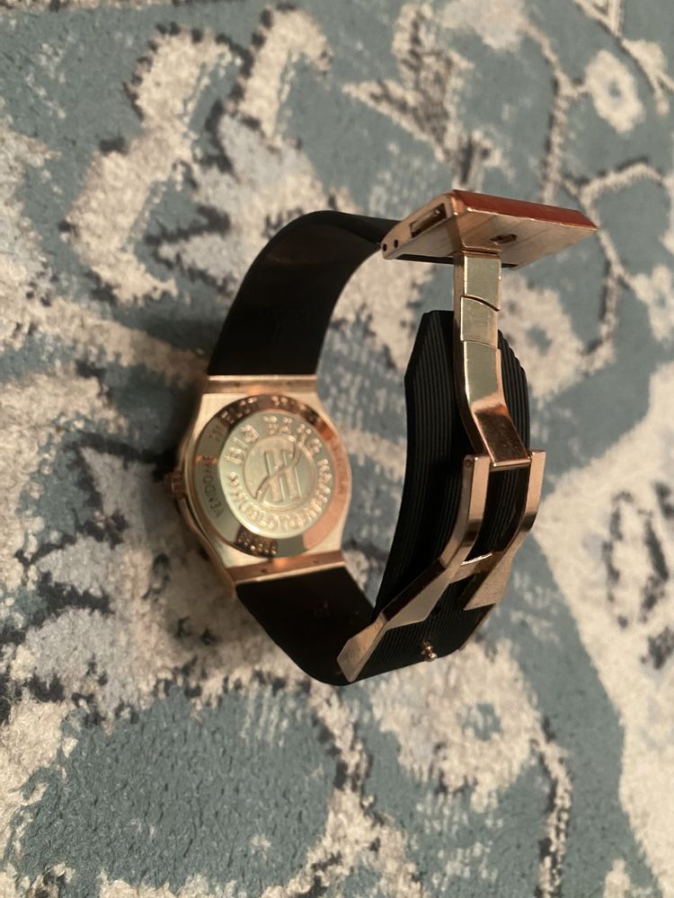 Часы Hublot в хорошем состоянии