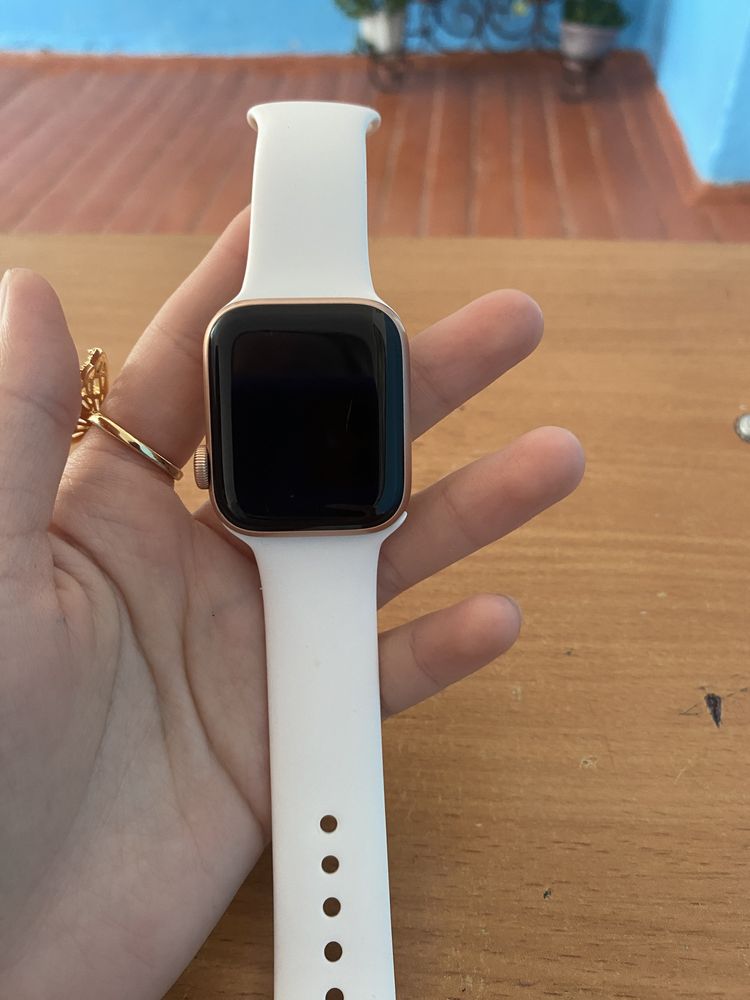 Apple Watch SE Apple