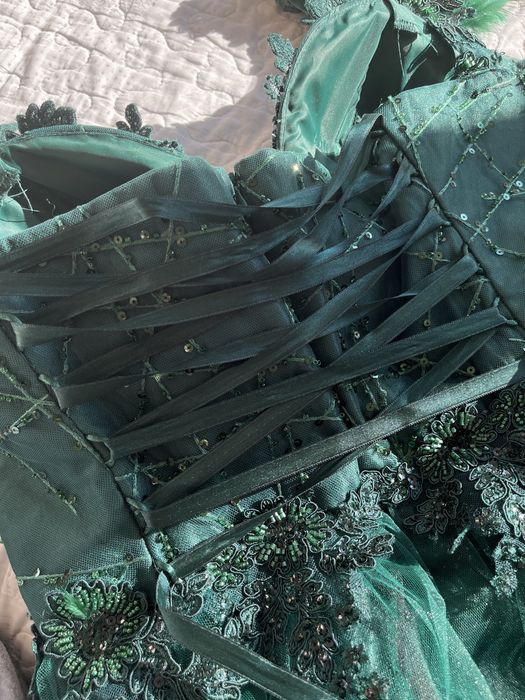 Абитуриентска рокля