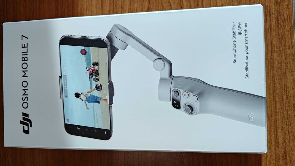 DJI Osmo Mobile 7 gimbal