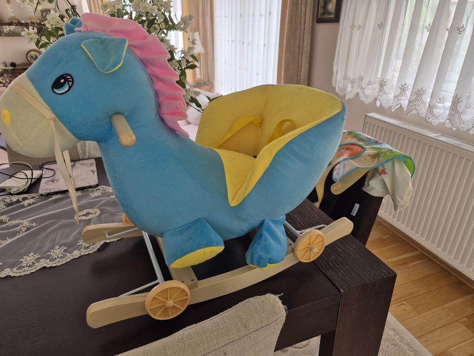 Vând balansoar cu roti copii din plus