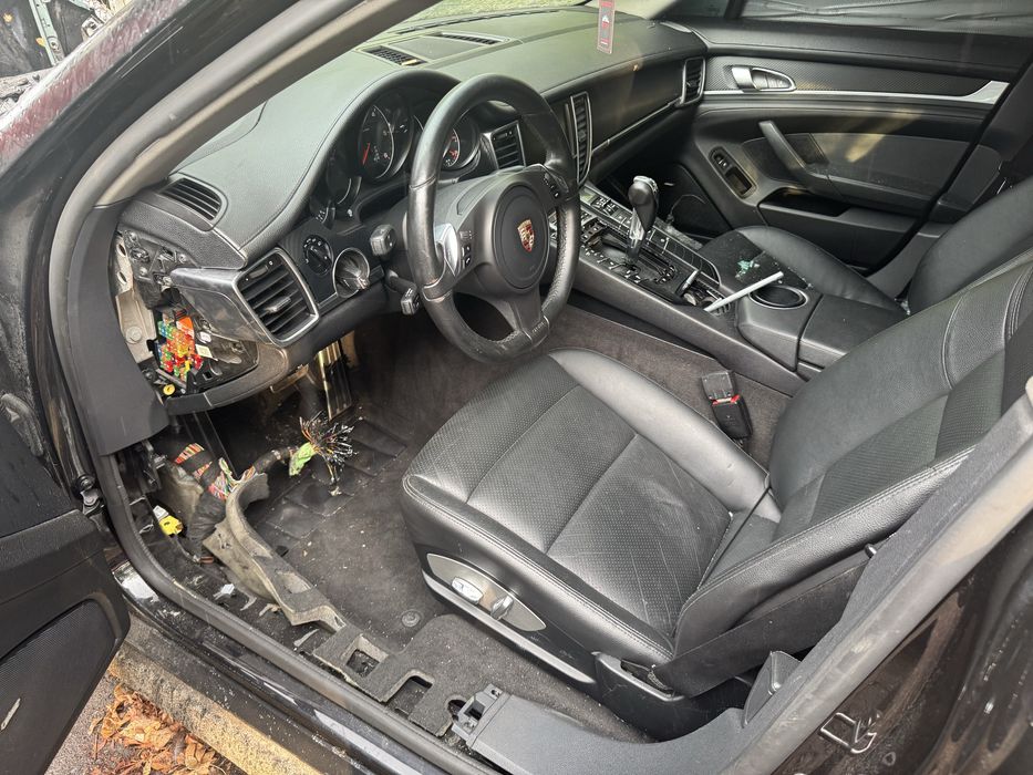 Porsche panamera pt piese sau reparati