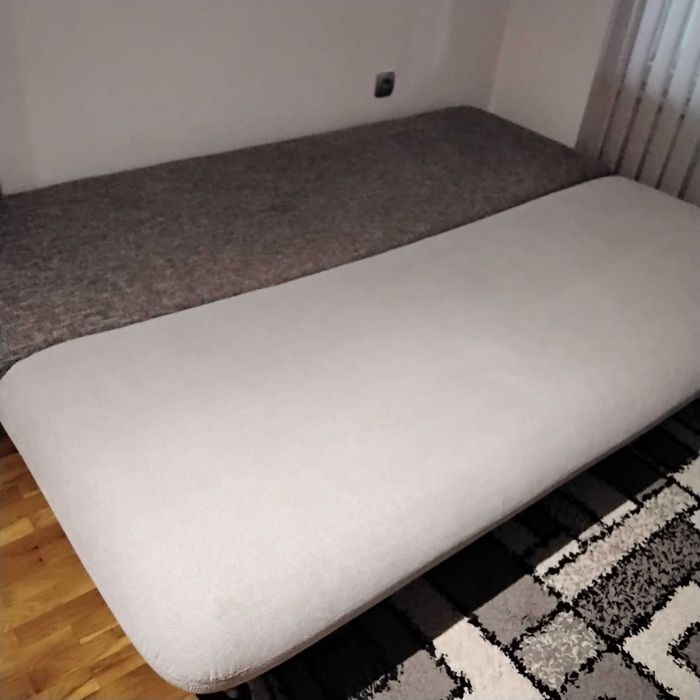 Продавам разтегателен диван в сив цвят.Производство на Руди ан.