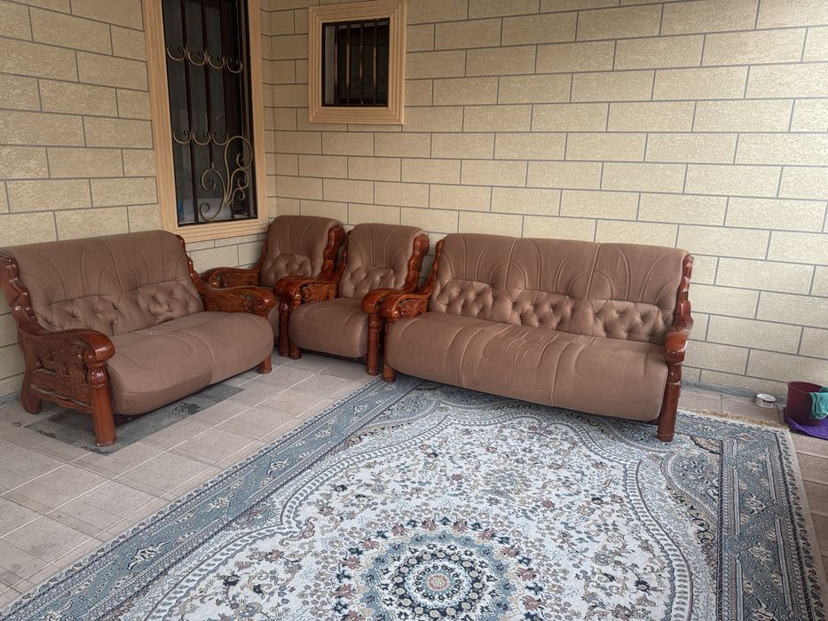 Диван в хорошем состояний