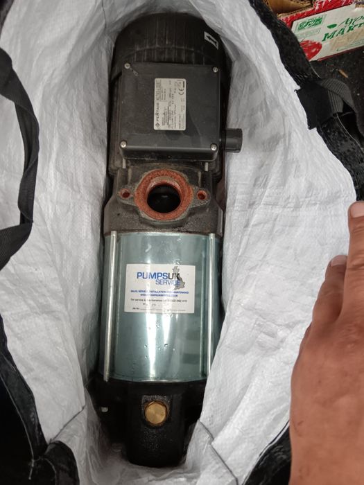 Многостъпала хоризонтална напорна помпа