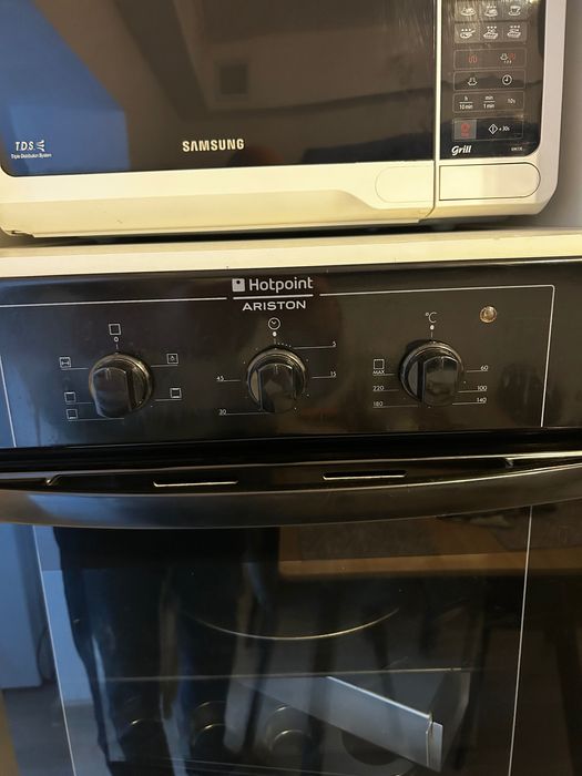 Vand cuptor Hotpoint Ariston electric incorporabil