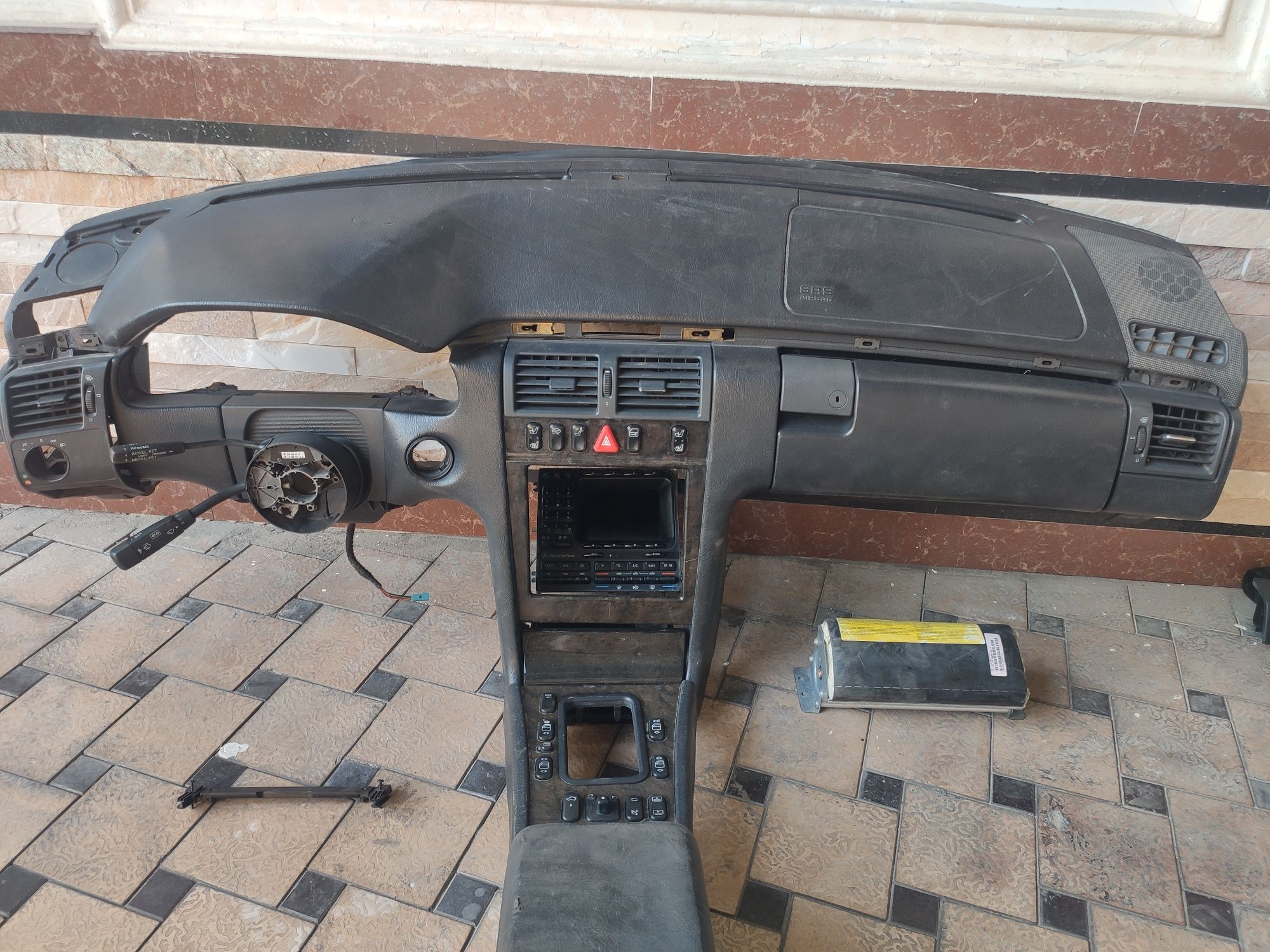 W210 рестайлинг торпедка