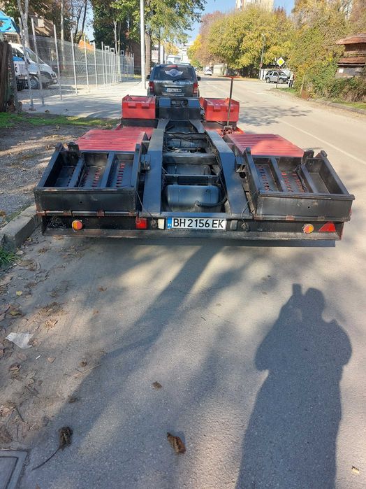 Автовозно ремърке DAF сниска товарна площадка