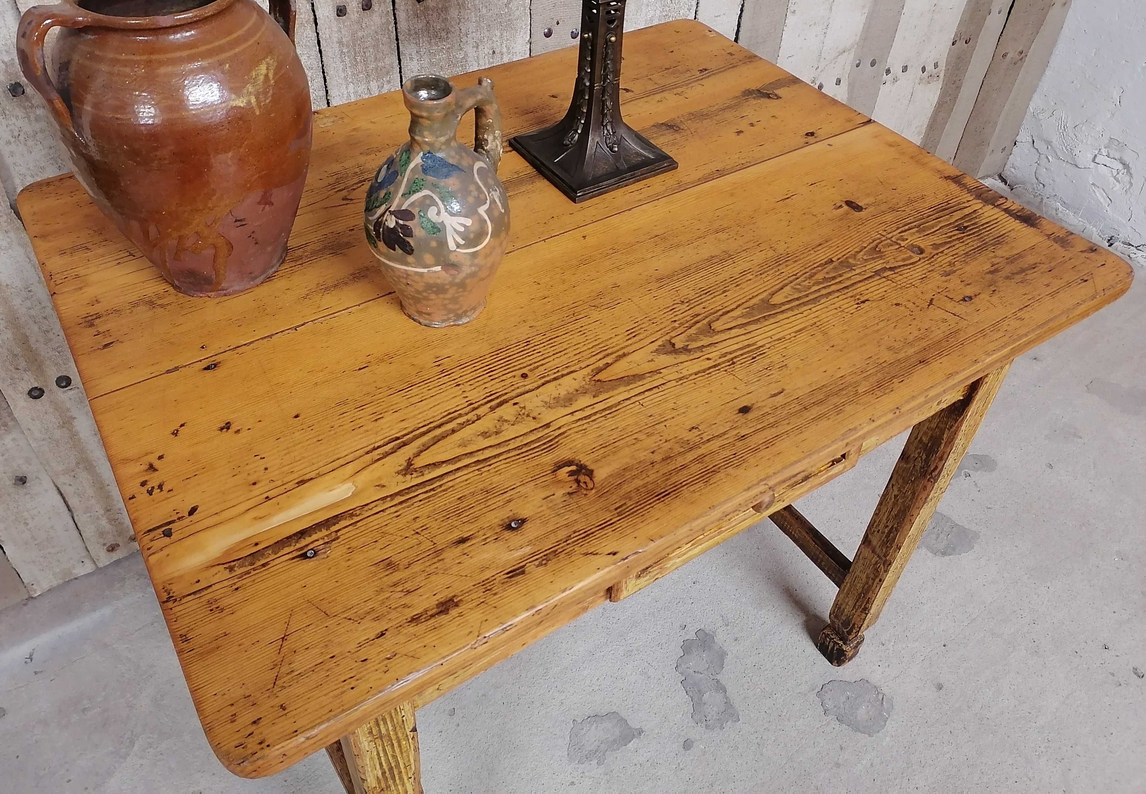 Masa foarte veche din lemn masiv, stil rustic, reconditionata