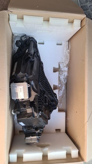 Far stanga Skoda Superb 3 Facelift led