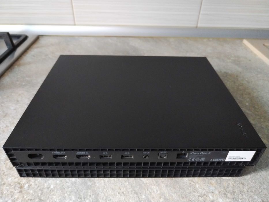 Consola Microsoft Xbox One X, 1TB SSD