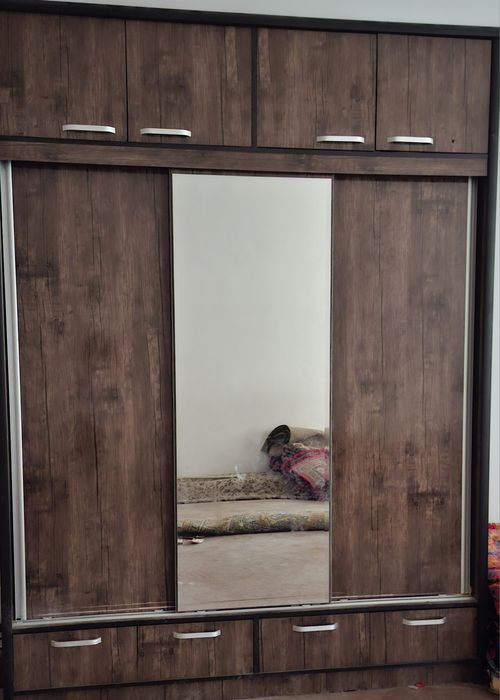 Кийимлар учун шкаф купейний сотилади