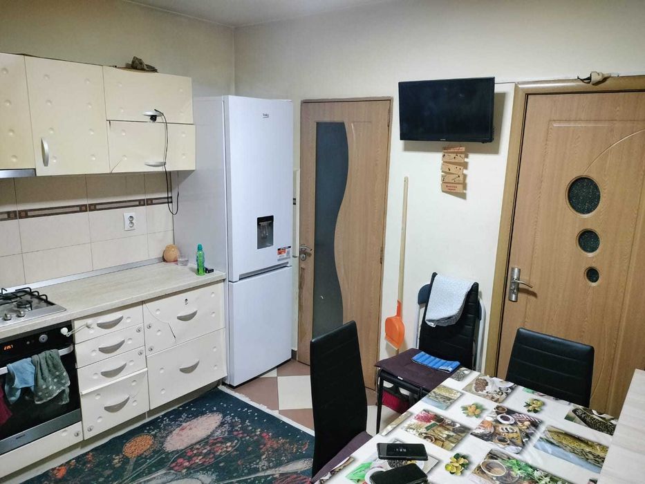 Vand apartament turnisor zona Alma