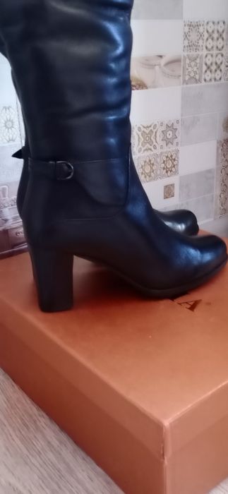 Зимние женские сапоги