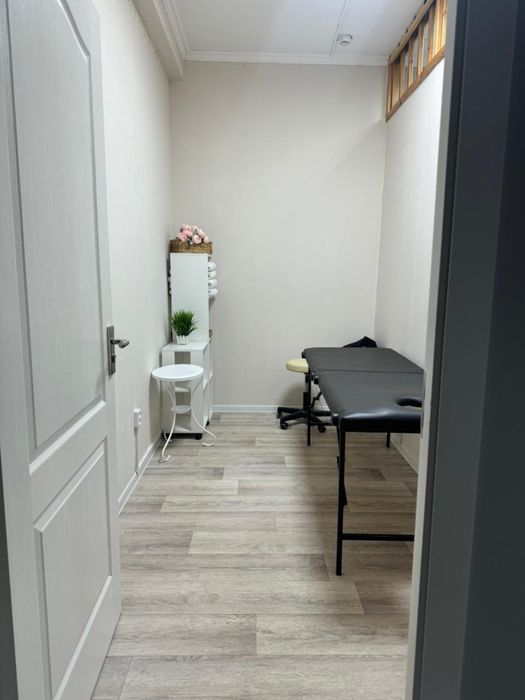 Аренда кабинет на левом 37000