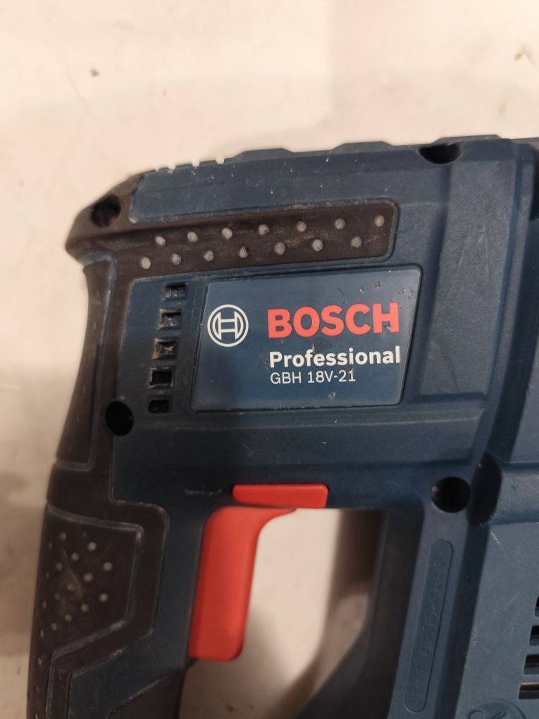 Акумулаторен безчетков перфоратор къртач Бош Bosch GBH 18V-21 + 3Ah