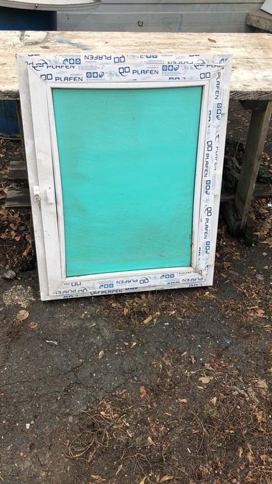 Продам пластиковую дверцу лючок