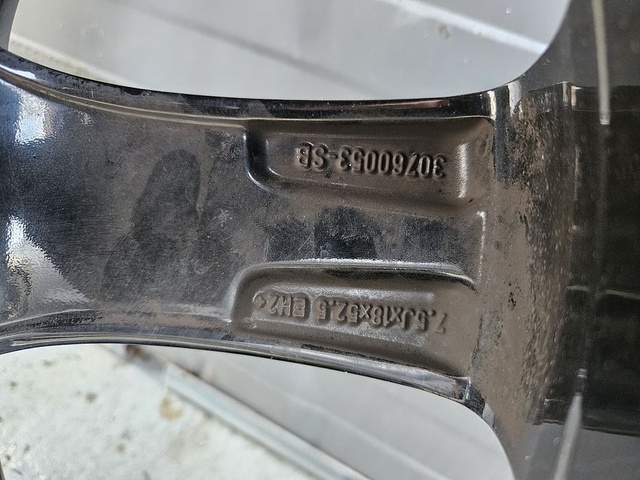 Jante originale Volvo R18 - Midir 5x108 + anvelope iarna Riken 235/60