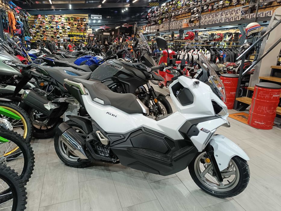 Scuter SYM ADX 125 nou-se conduce cu B-stoc EST BIKE Campina
