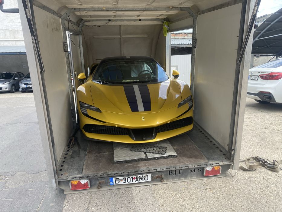 Remorca transport auto acoperit