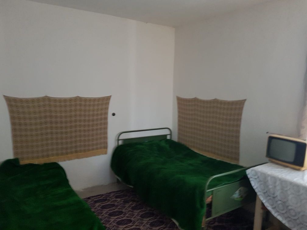 ПРОДАВАМ къща в град Брусарци 75 кв.м.,1200 кв.м. двор