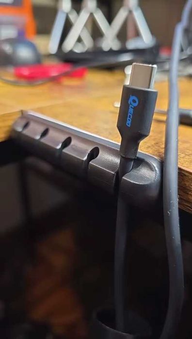 Органайзер за кабели / държач за кабели