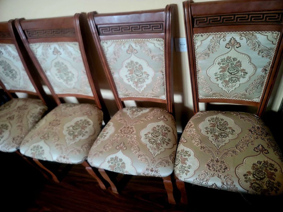 Стулья дерево почти новые 12шт срочно цена за каждый