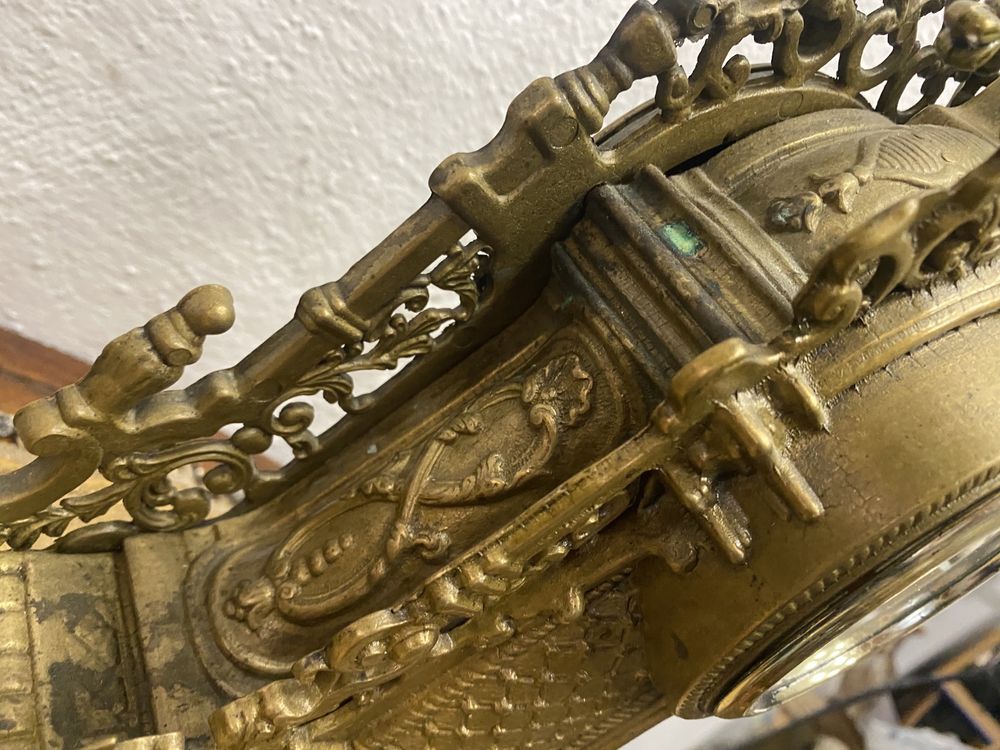 Френски каминен часовник от масивен месинг със свещници