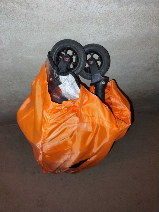 Количка тип чадър McLaren quest Denim в отлично състояние + аксесоари