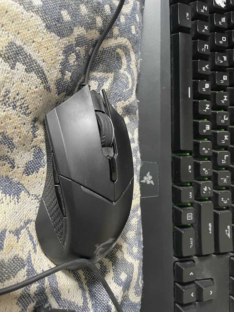 Игровая клавиатура Razer и Мышь MSI